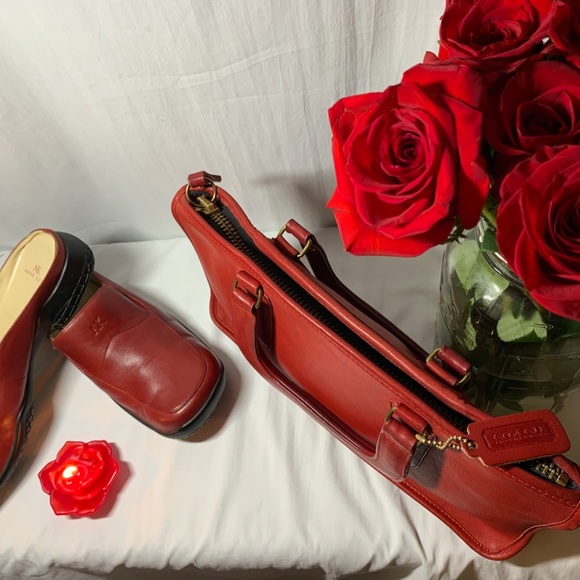 COACH Clutch Bag in Candy Apple Red - Picture 7 of 8